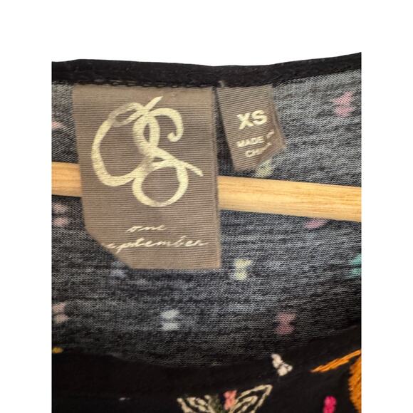 One September Anthropologie XS Floral Heavy Embroidery Boho Soft T Shirt Top - Picture 3 of 7